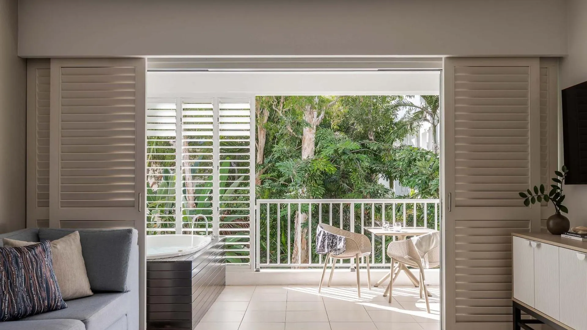 Peppers Beach Club & Spa Palm Cove